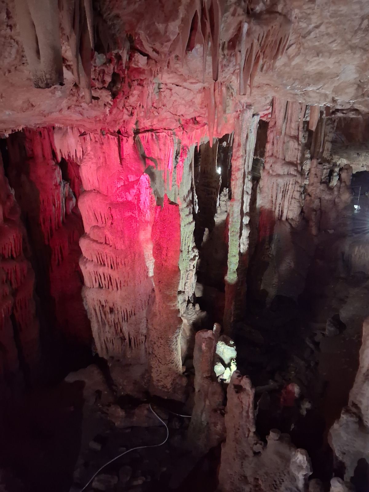 Σφενδόνη: Στα άδυτα του μεγαλύτερου επισκέψιμου σπηλαίου της Κρήτης-4