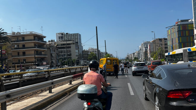 τροχαίο-με-σχολικό-χωρίς-μαθητές-στη-λ-563797729
