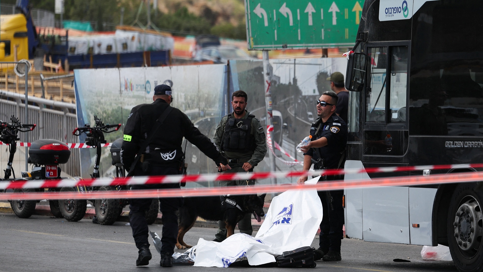 Ενοπλη επίθεση στην Ιερουσαλήμ – Εξι νεκροί (βίντεο)-1