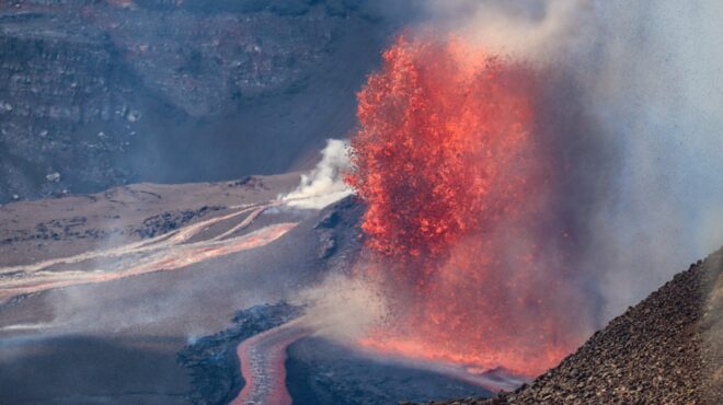 χαβάη-εκατό-μέτρα-στον-αέρα-υψώνεται-ο-563793772
