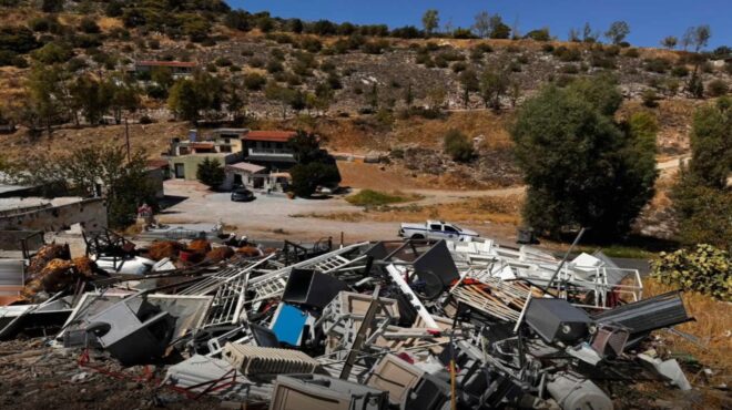 εριχναν-σκουπίδια-σε-λόφο-του-κορυδαλ-563794288