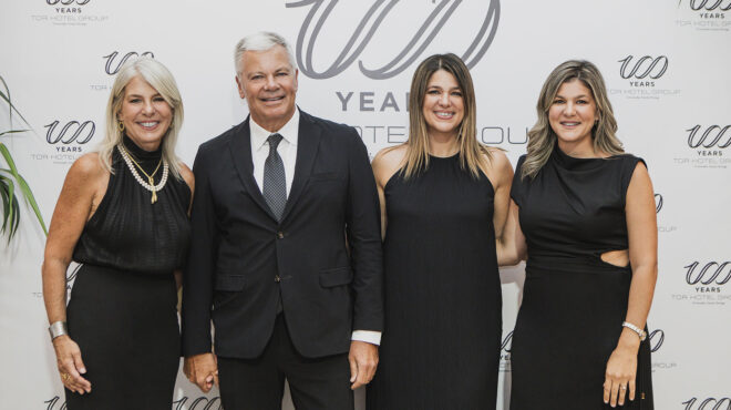 100-χρόνια-ελληνικής-φιλοξενίας-και-επέν-563831026