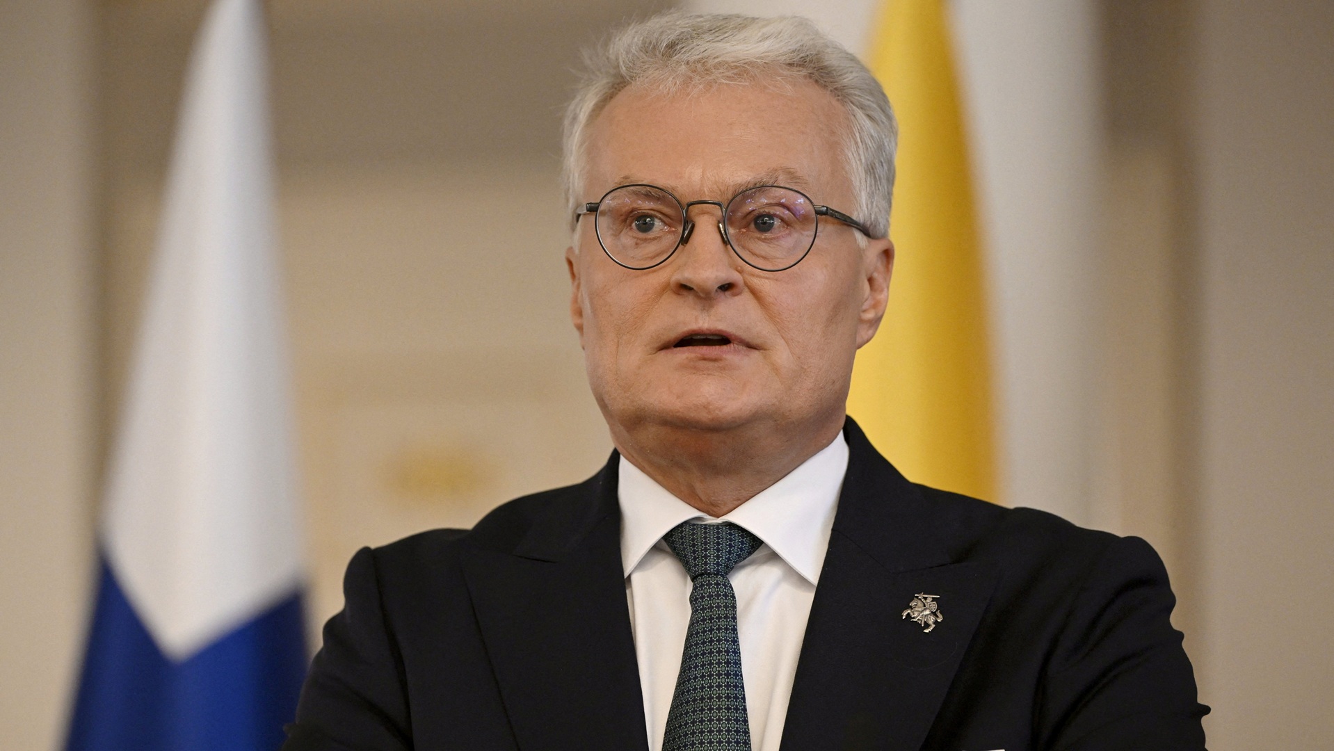 Λιθουανία: Υποπτο drone καθυστέρησε την προσγείωση του αεροσκάφους με τον πρόεδρο της χώρας.-1