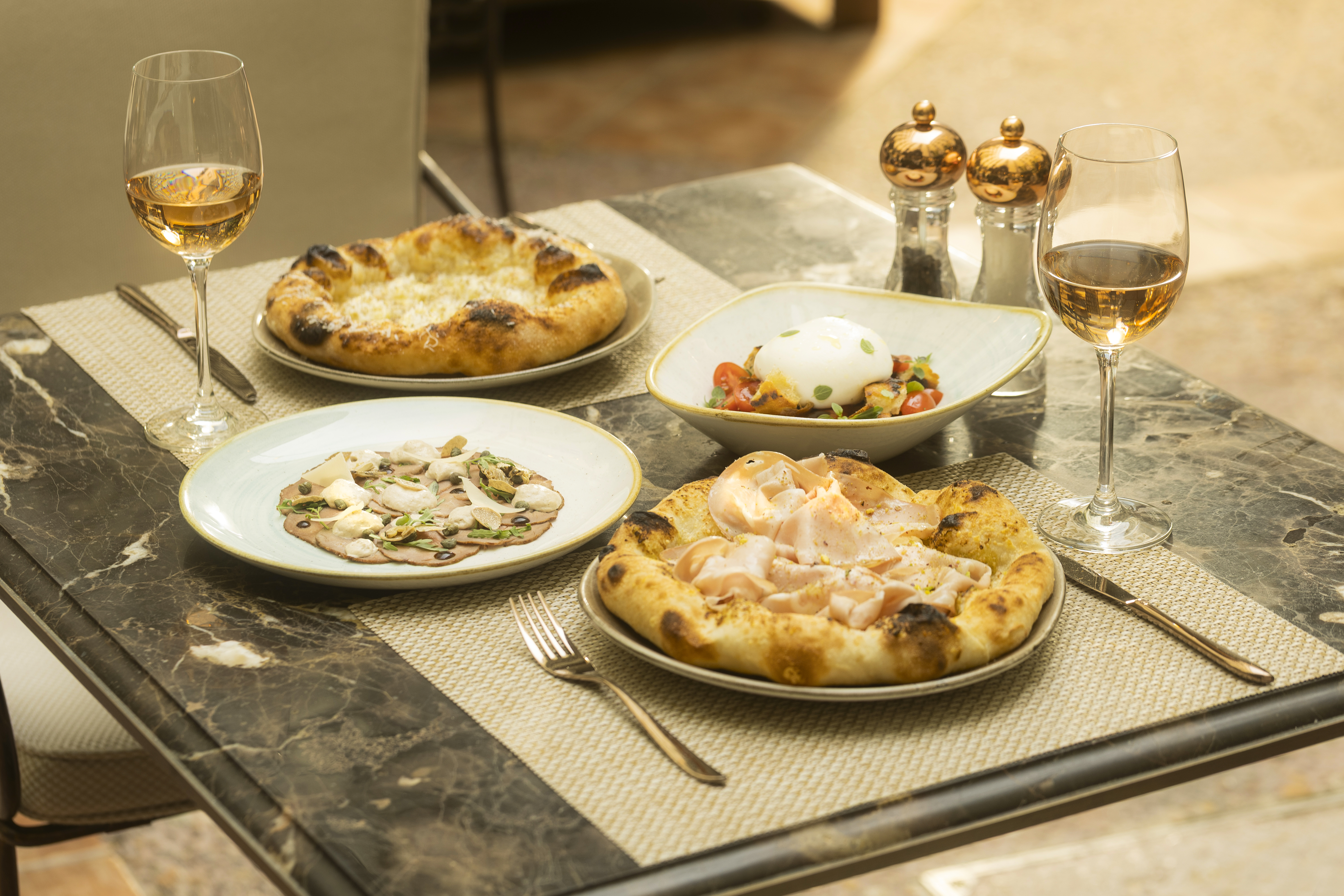 The Atrium of Alexander’s Lounge-3