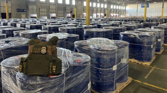 ηπα-κατάσχεση-300-τόνων-χημικών-από-την-κ-563795557