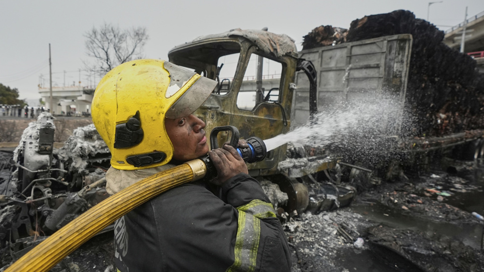 Μεξικό: Τεράστια έκρηξη σε βυτίο σκότωσε τουλάχιστον τρεις ανθρώπους (εικόνες και βίντεο)-1