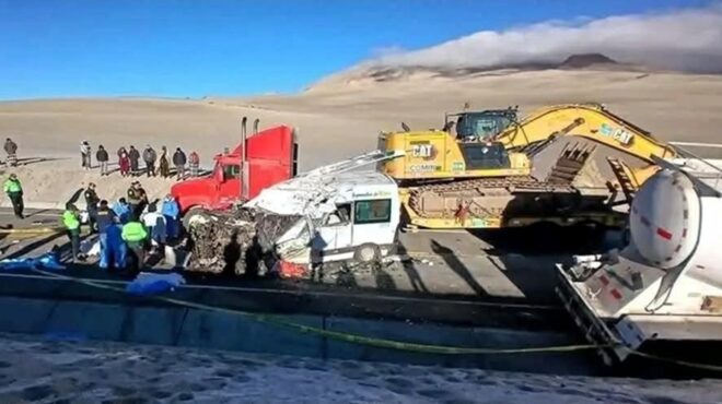 περού-14-νεκροί-όταν-μίνι-βαν-συγκρούστ-563834647