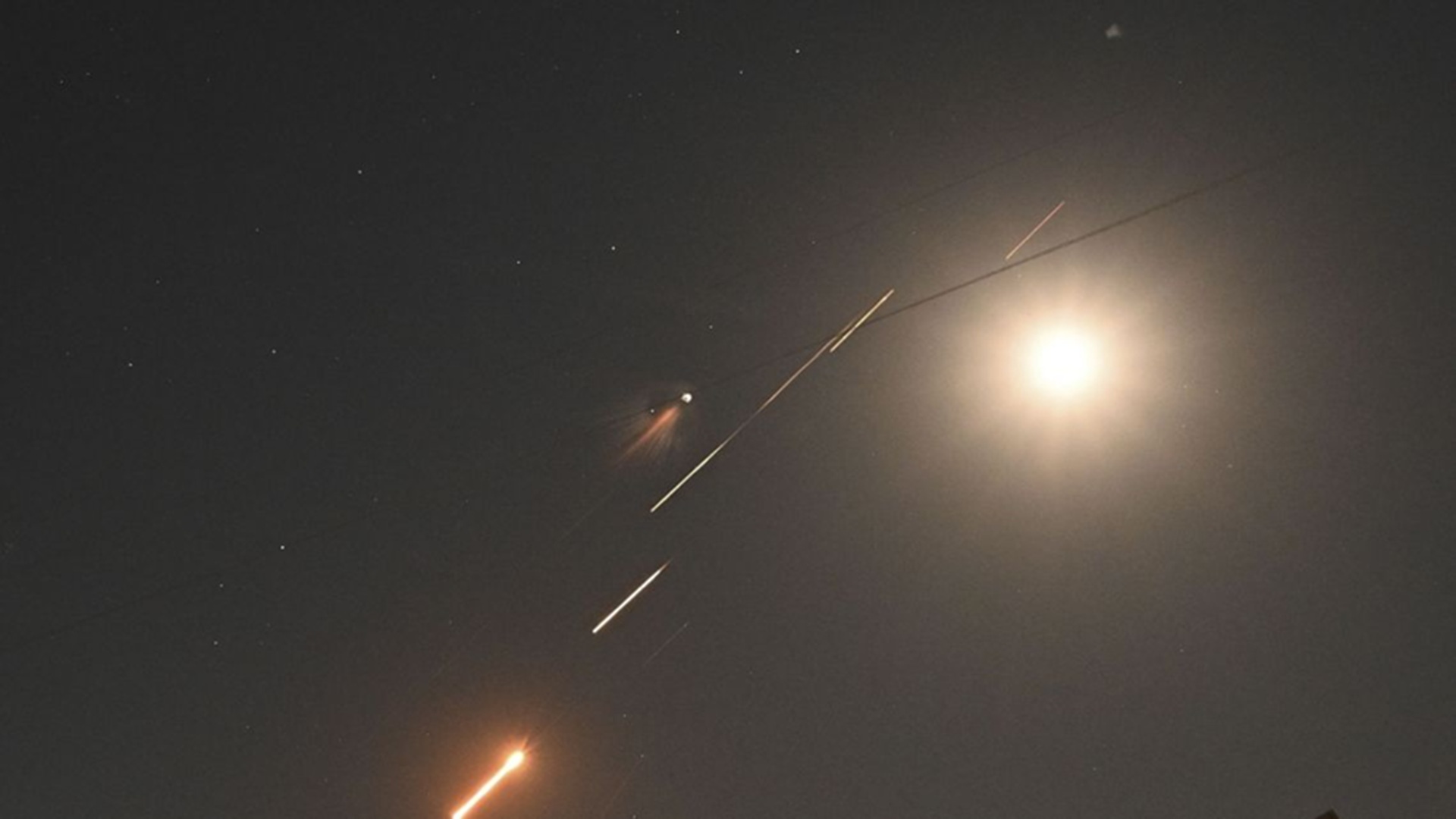 Η Πολωνία κατέρριψε ρωσικά drones στον εναέριο χώρο της – Καταγγέλλει «επίθεση»-1