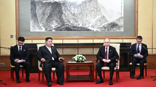 κιμ-θα-κάνω-ότι-μπορώ-για-να-βοηθήσω-τη-563793928