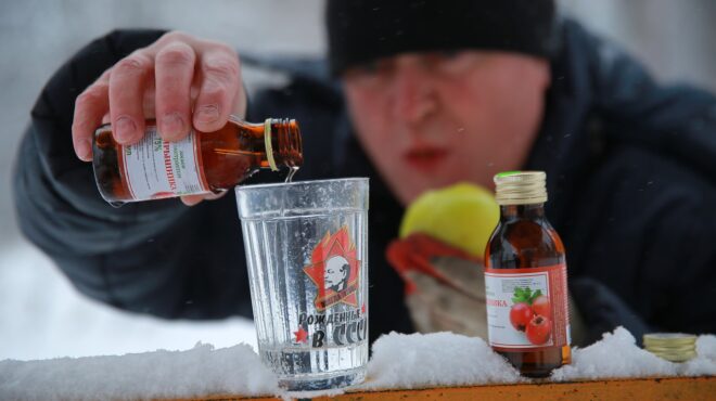 θάνατοι-από-νοθευμένο-αλκοόλ-στη-ρωσί-563834905
