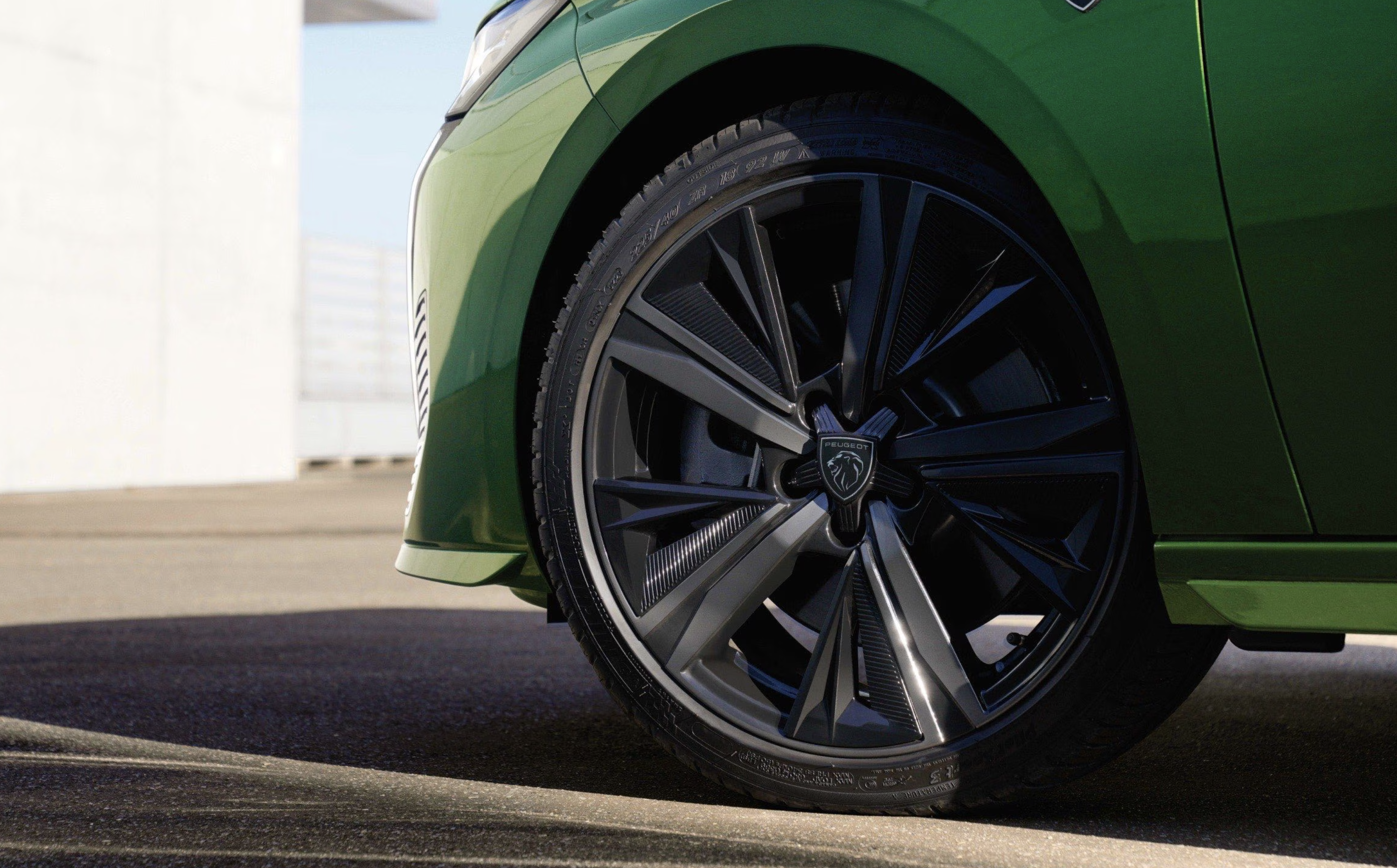 Αποκάλυψη του νέου Peugeot 308 και 308 SW-1