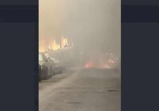 πειραιάς-αυτοκίνητο-τυλίχθηκε-στις-φ-563794159