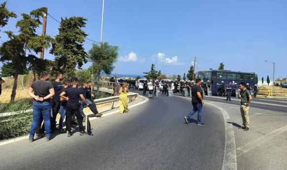 στους-δρόμους-οι-αγρότες-της-κρήτης-563798122