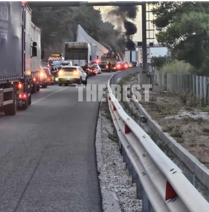 Θανατηφόρο τροχαίο στην Ολυμπία Οδό: Δύο νεκροί, ένας τραυματίας-2