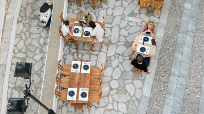 το-εστιατόριο-hygge-στην-άνω-σύρο-είναι-προ-563812192