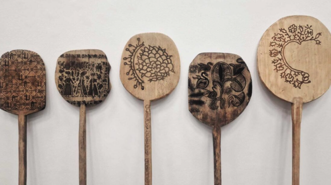 πυρίφτε-το-φτυάρι-του-ψωμιού-γίνεται-α-563812951