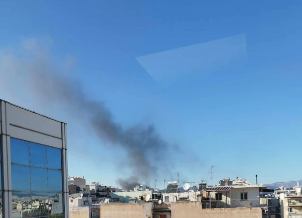 Φωτιά στου Ρέντη – Συναγερμός στην Πυροσβεστική-1