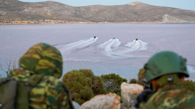 ενοπλες-δυνάμεις-φωτογραφίες-και-βίν-563819890