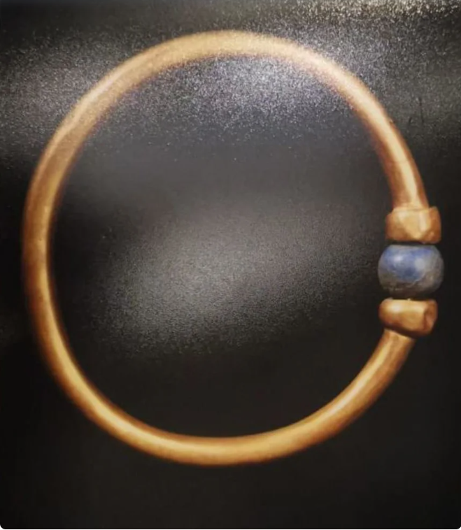 Ο Ελληνας κυνηγός αρχαιοκάπηλων και το χαμένο βραχιόλι του Φαραώ-2