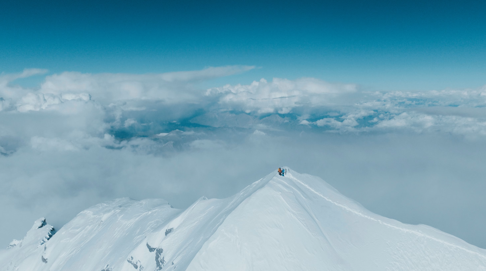 Ανάβαση και κατάβαση στο Εβερεστ χωρίς οξυγόνο – Ιστορική πρωτιά του Πολωνού αλπινιστή (Βίντεο)-1
