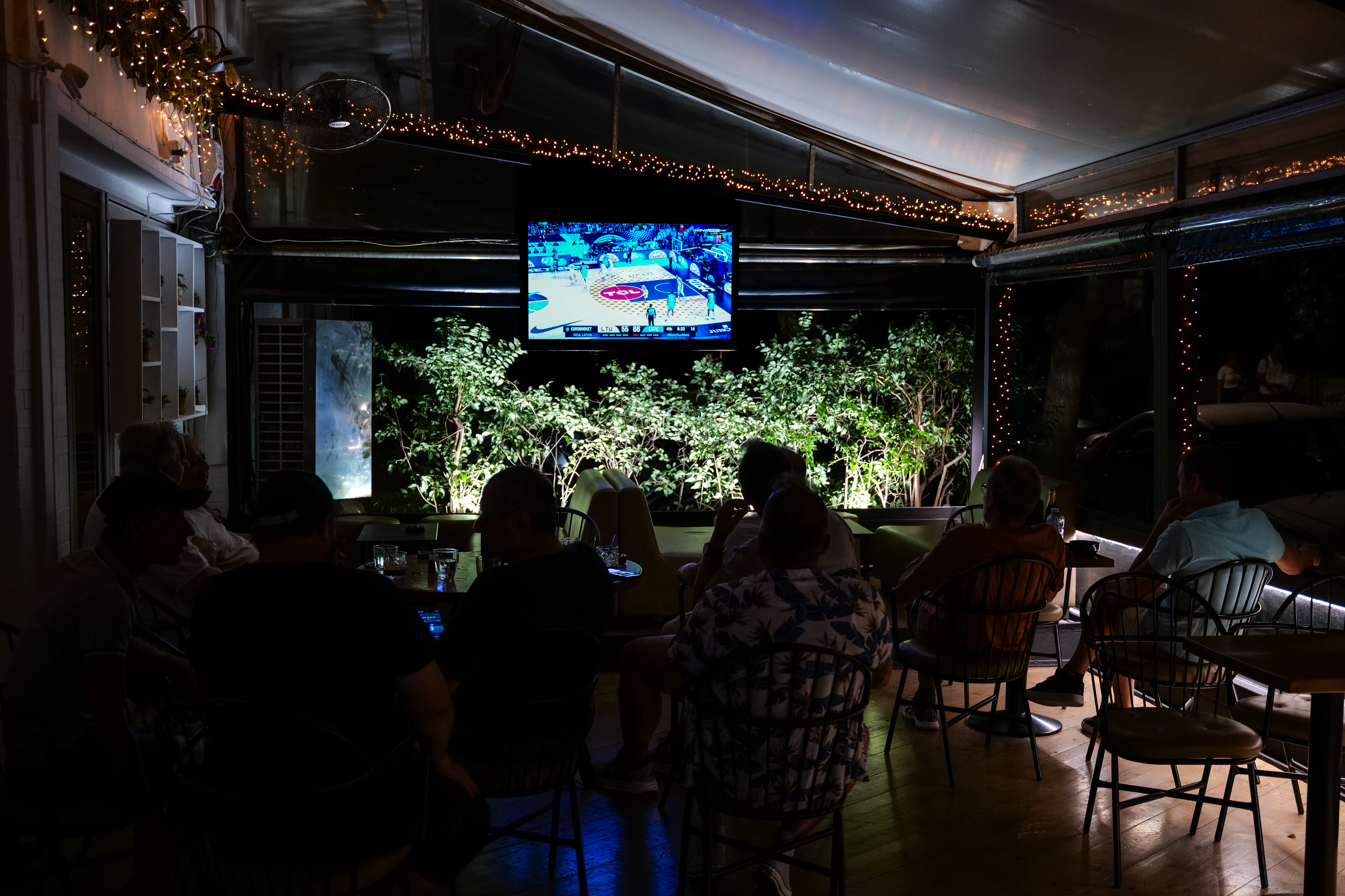 «Θα φέρει το Κύπελλο» – Πανηγυρίζοντας την πρόκριση στη γειτονιά του Γιάννη-7