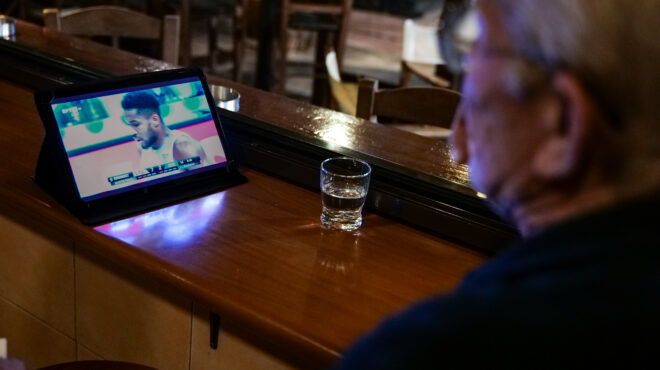 θα-φέρει-το-κύπελλο-πανηγυρίζοντα-563805460