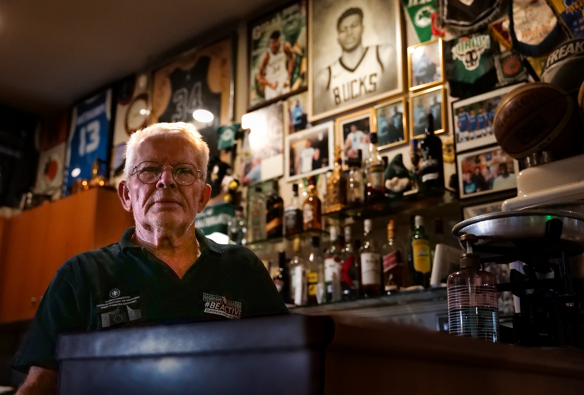 «Θα φέρει το Κύπελλο» – Πανηγυρίζοντας την πρόκριση στη γειτονιά του Γιάννη-2