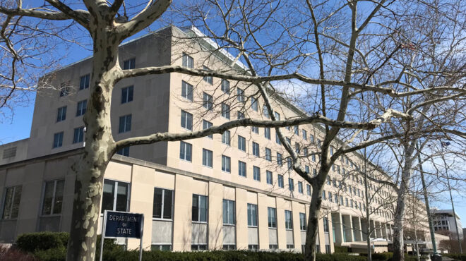 ηπα-αναστέλλεται-η-βίζα-σχεδόν-όλων-όσ-563789722