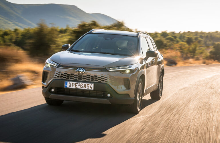 Οδηγούμε στην Ελλάδα τη νέα Toyota Corolla Cross-11