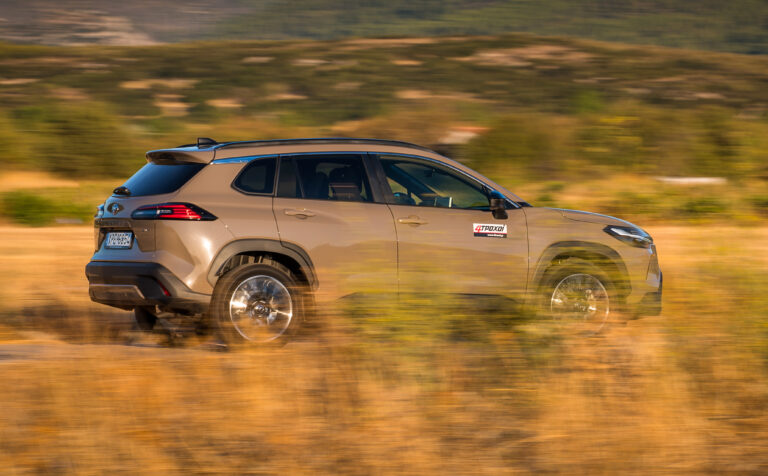 Οδηγούμε στην Ελλάδα τη νέα Toyota Corolla Cross-2