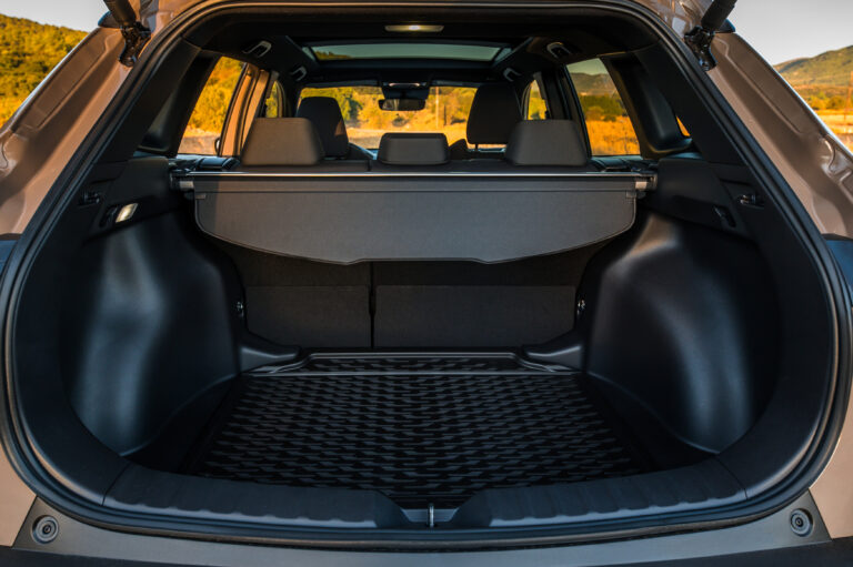 Οδηγούμε στην Ελλάδα τη νέα Toyota Corolla Cross-7