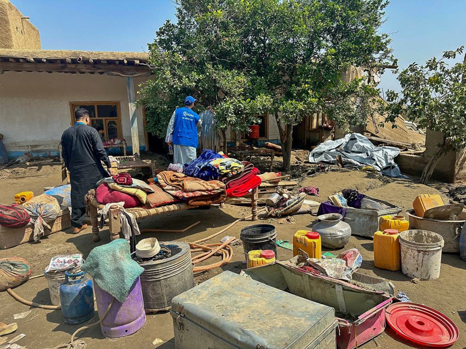 Αφγανιστάν: Τεράστια καταστροφή από τον σεισμό των 6 Ρίχτερ [εικόνες και βίντεο]-4