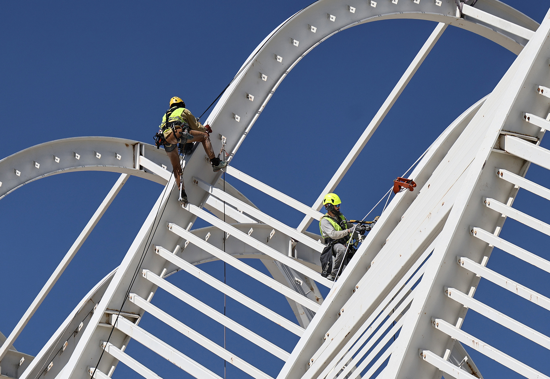 Διαβάστε στην «Καθημερινή της Κυριακής»-5