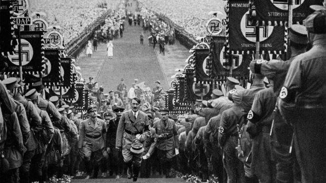 από-τη-βαϊμάρη-στο-ολοκαύτωμα-563812837