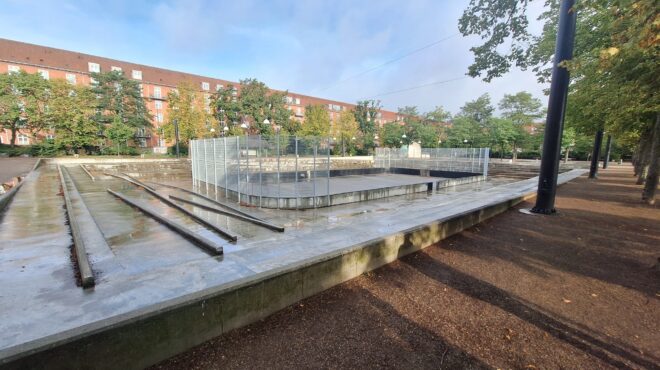 ενα-πάρκο-γίνεται-υδάτινη-ασπίδα-γι-563829874