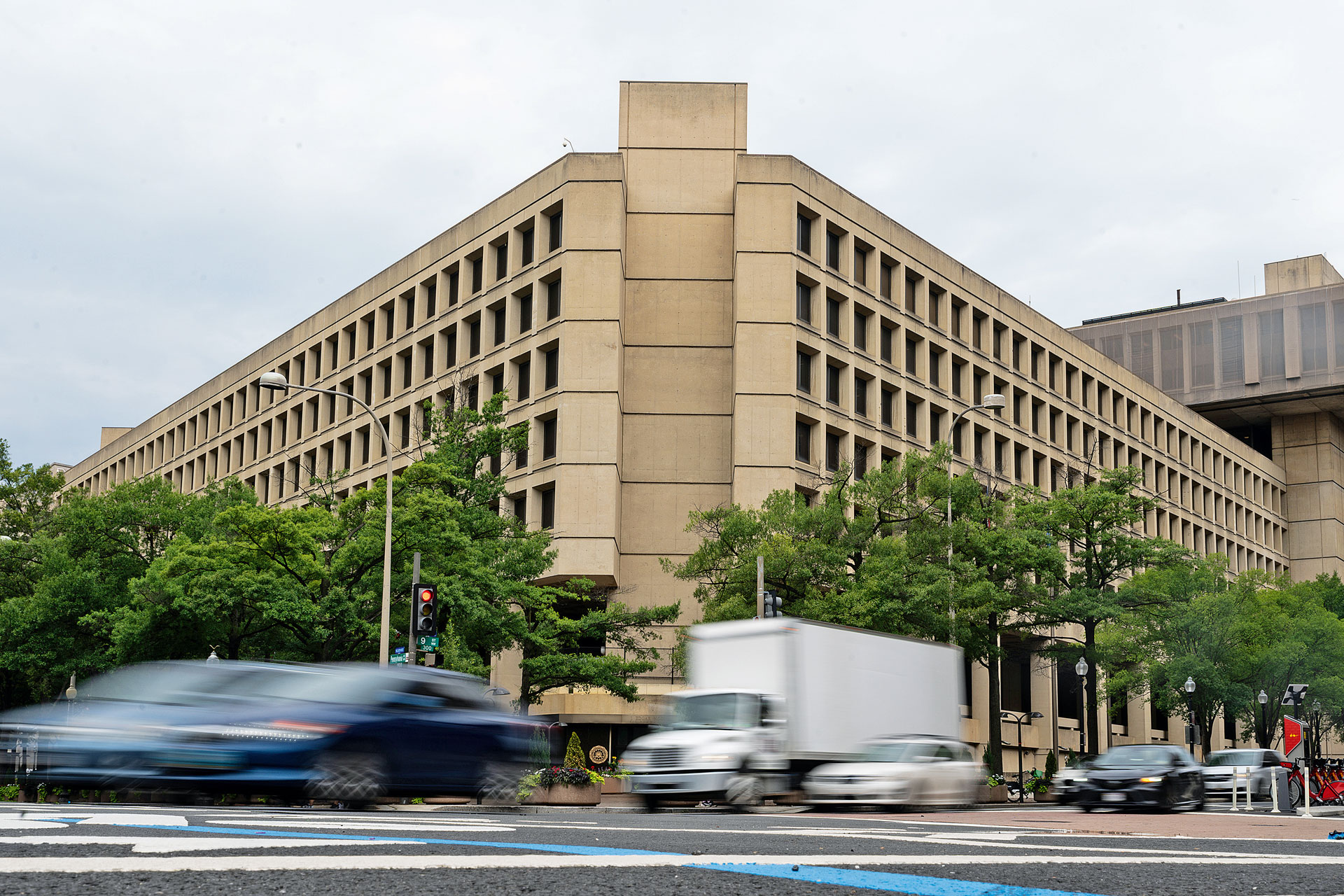 Η μονοκρατορία του ύφους-1