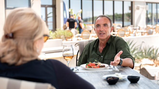 νίκος-αλιάγας-η-γαλλία-από-το-ενάμισι-δ-563825503