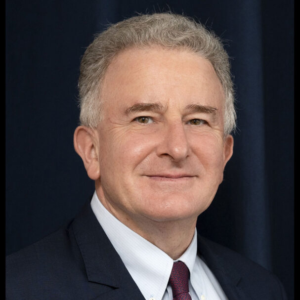 νικολά-τενζέρ-στην-κ-η-κρίση-στη-γαλλ-563807425