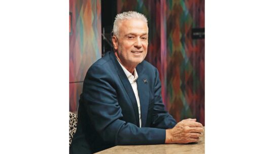 Ρόνι Αλόνι: Επενδύουμε στην προοπτική της Ελλάδας