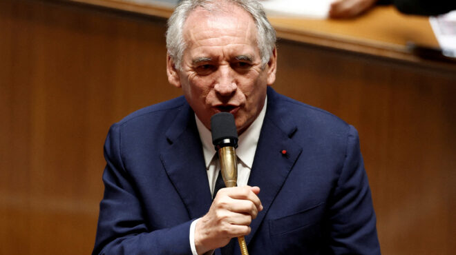 γαλλία-ο-μπαϊρού-υπέβαλε-την-παραίτησ-563803774