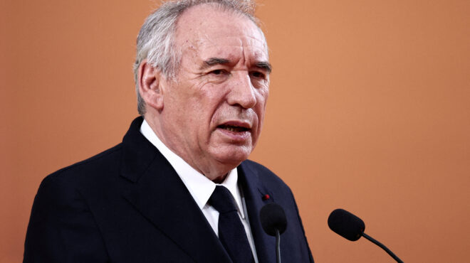 ο-μπαϊρού-ξεκινά-συνομιλίες-με-την-αντ-563790019