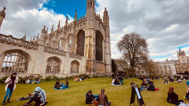 βρετανία-προς-αλλοδαπούς-φοιτητές-μ-563791714