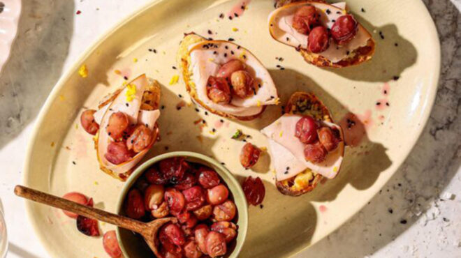 μπρουσκέτες-με-ξινομυζήθρα-ψητό-σταφ-563841193