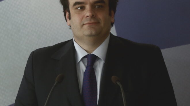 κυριάκος-πιερρακάκης-game-boy-563804788