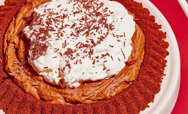 tάρτα-με-βελούδινη-κρέμα-σοκολάτας-chocolate-silk-pie-563807305