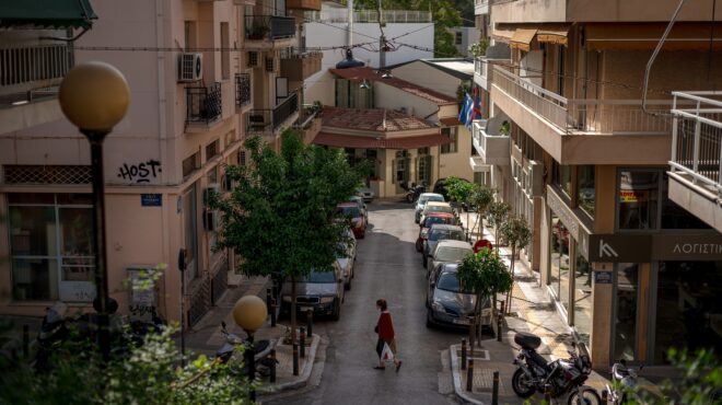 αδεια-σπίτια-και-κενά-στο-στεγαστικό-563811055