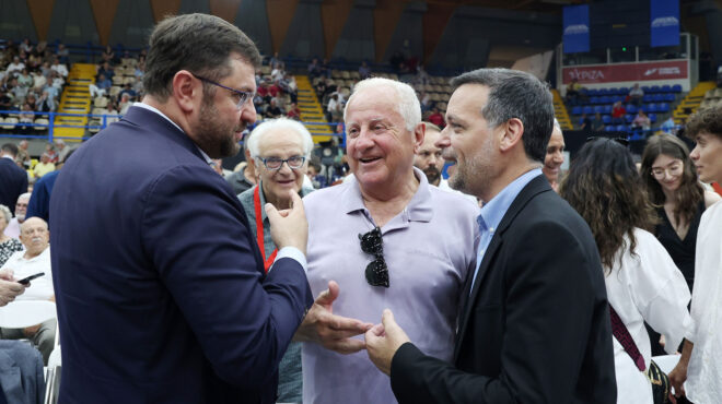 τον-δικό-του-αντιπολιτευτικό-δρόμο-ακ-563795599