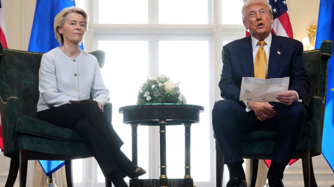 politico-φρένο-από-σοσιαλιστές-στην-εμπορι-563791651