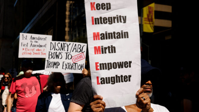 διαδήλωση-έξω-από-τα-γραφεία-της-disney-μετά-563823949