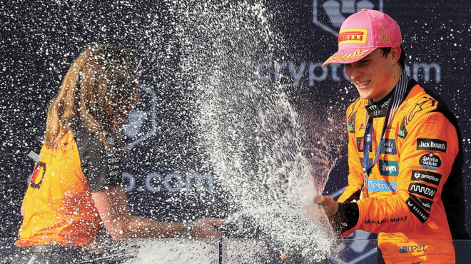 σαμπάνια-χωρίς-αλκοόλ-στους-αγώνες-f1-563797528